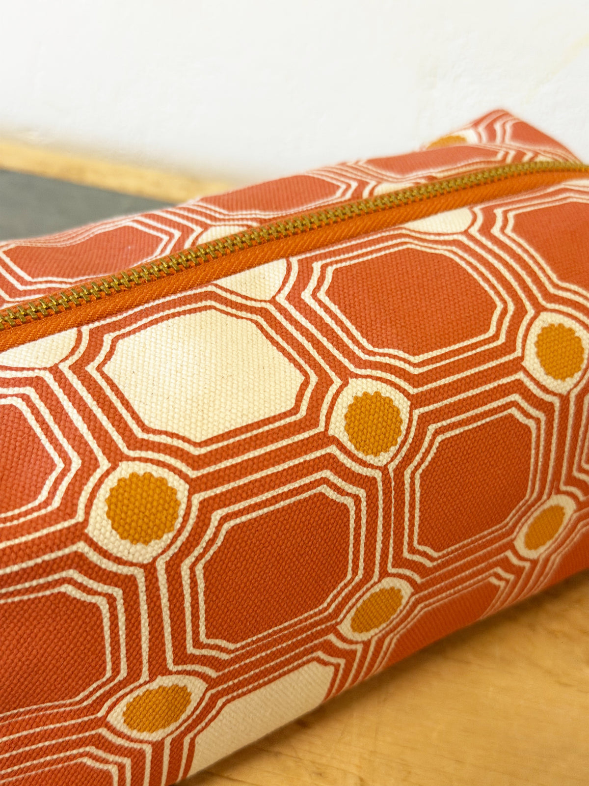 DOPP KIT VINTAGE TILE MANGO + LIPSTICK