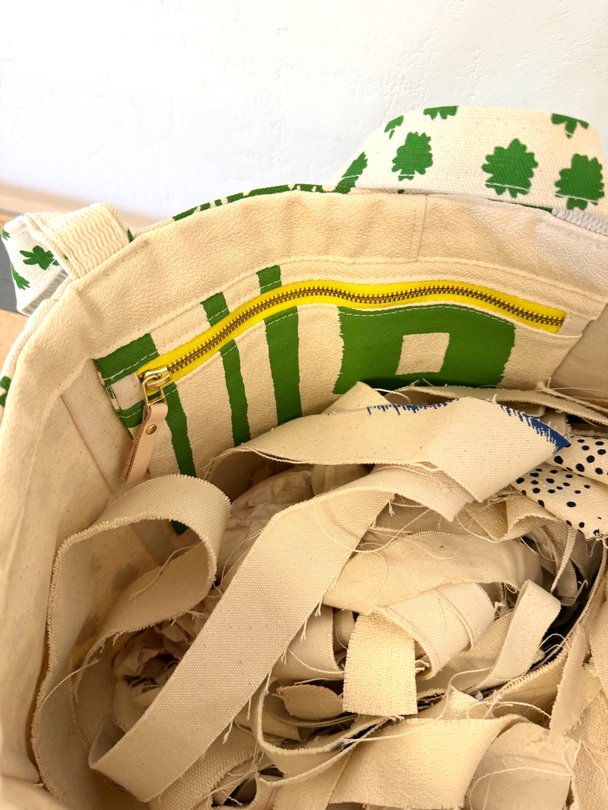 ONE OF A KIND KELLY GREEN BUTTERFLIES MIKA TOTE