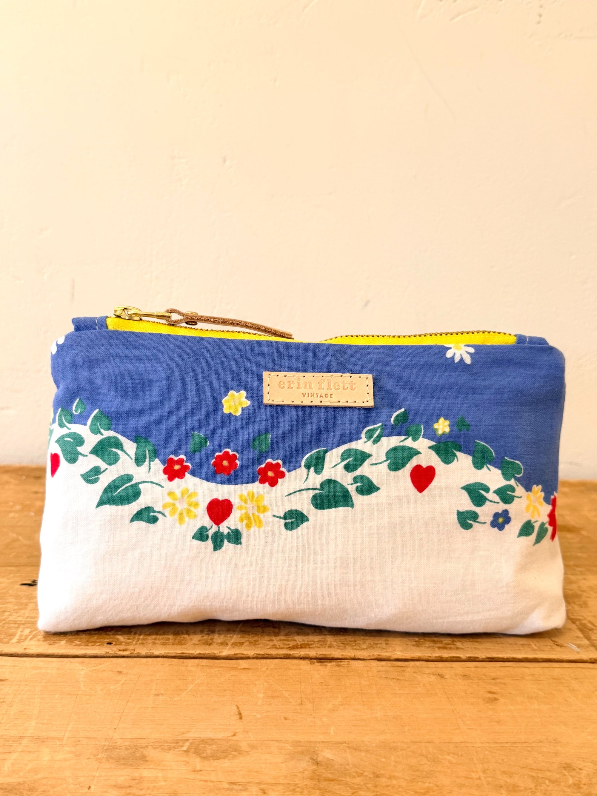Vintage Scandi Dutch Laura Pouch + Erin Flett inside