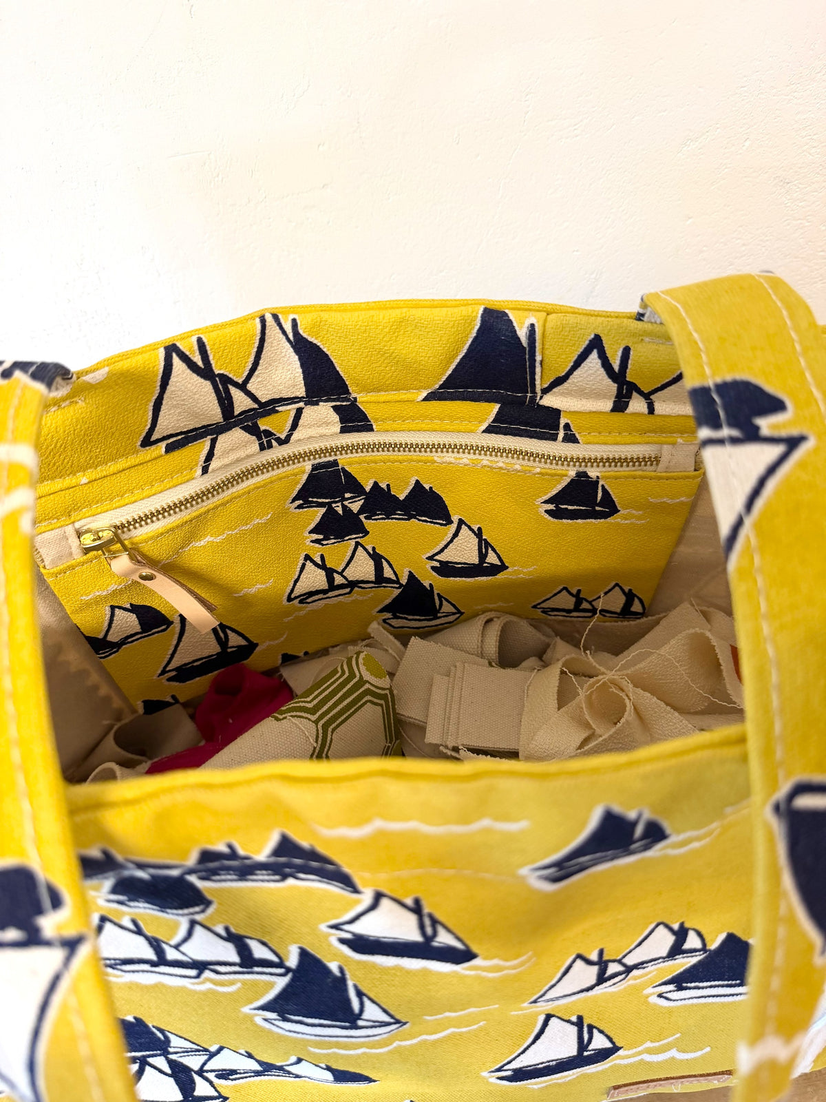 YELLOW SAILING MIKA TOTE