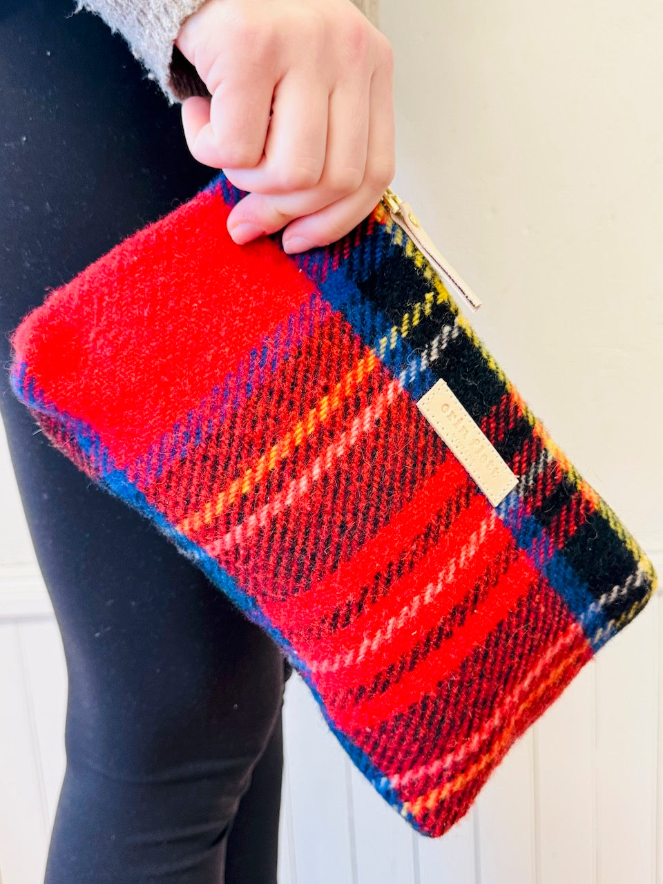 Vintage Laura Pouch - Red Traditional Plaid