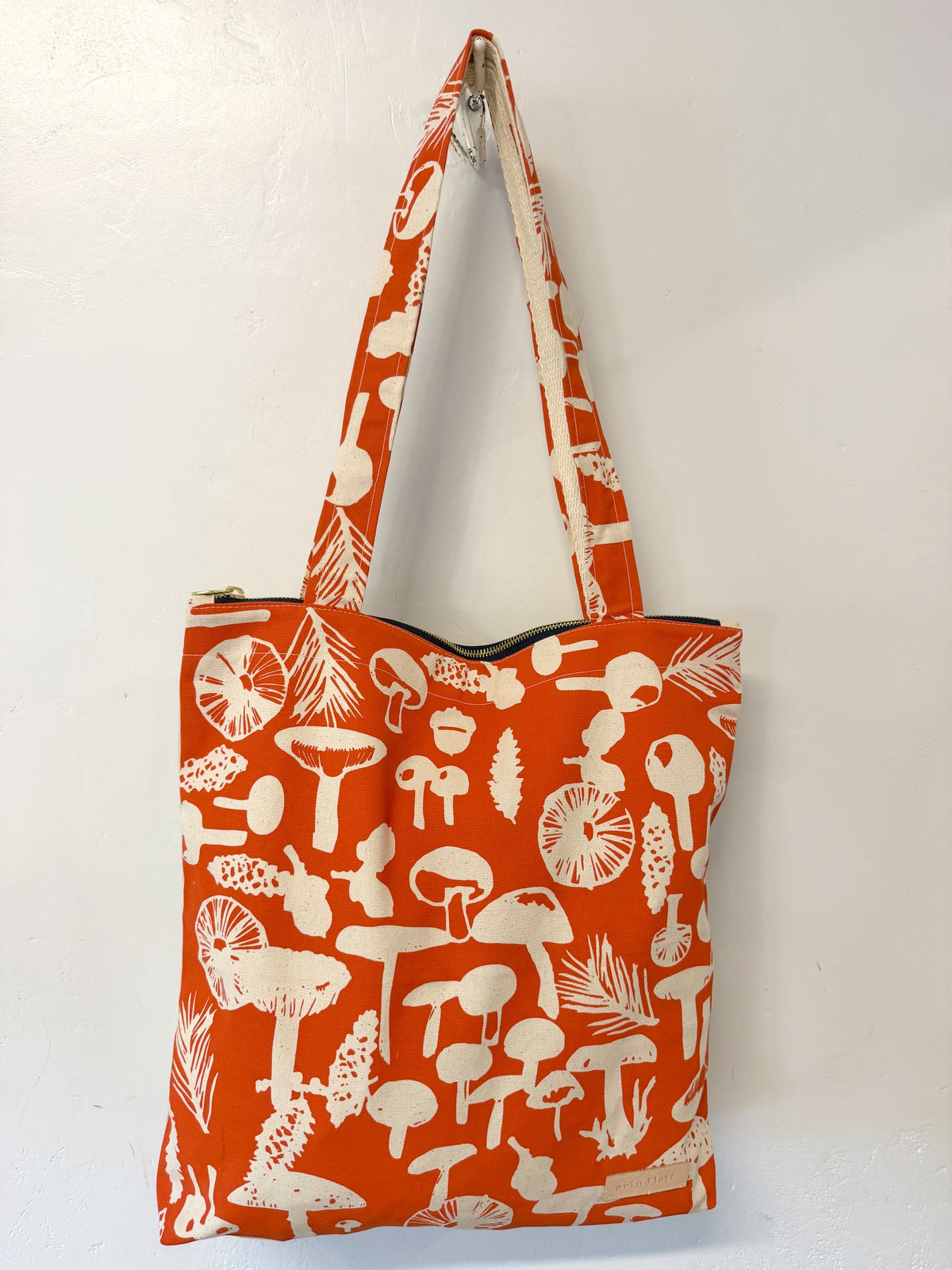 SINGLE SIDED MUSHROOM ANTHRO ORANGE CARRY ALL