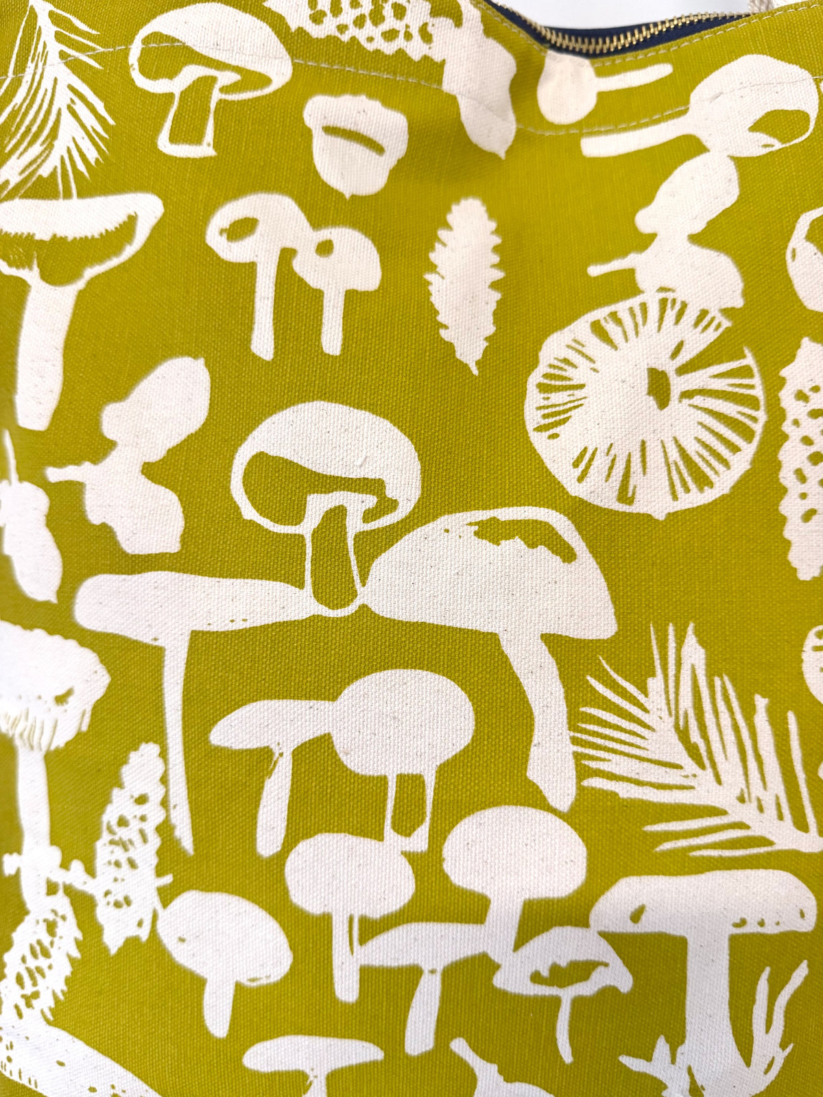 DOUBLE SIDED MUSHROOM SEA WEED CREW CARRY ALL
