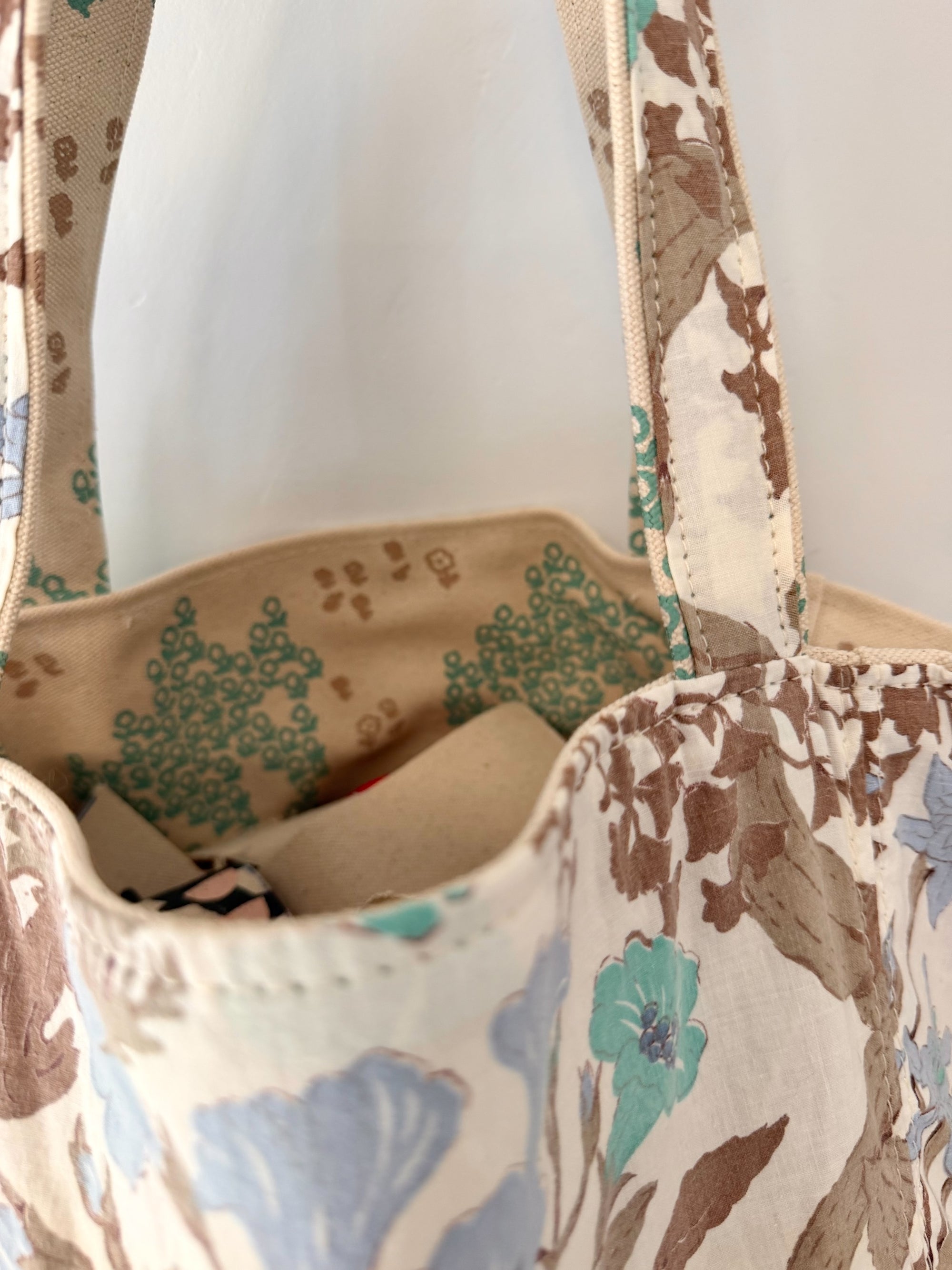 Vintage 1960's 1970's Jacobean Botanical Floral Print BOHO Tote Bag - WITH Erin Flett print inside