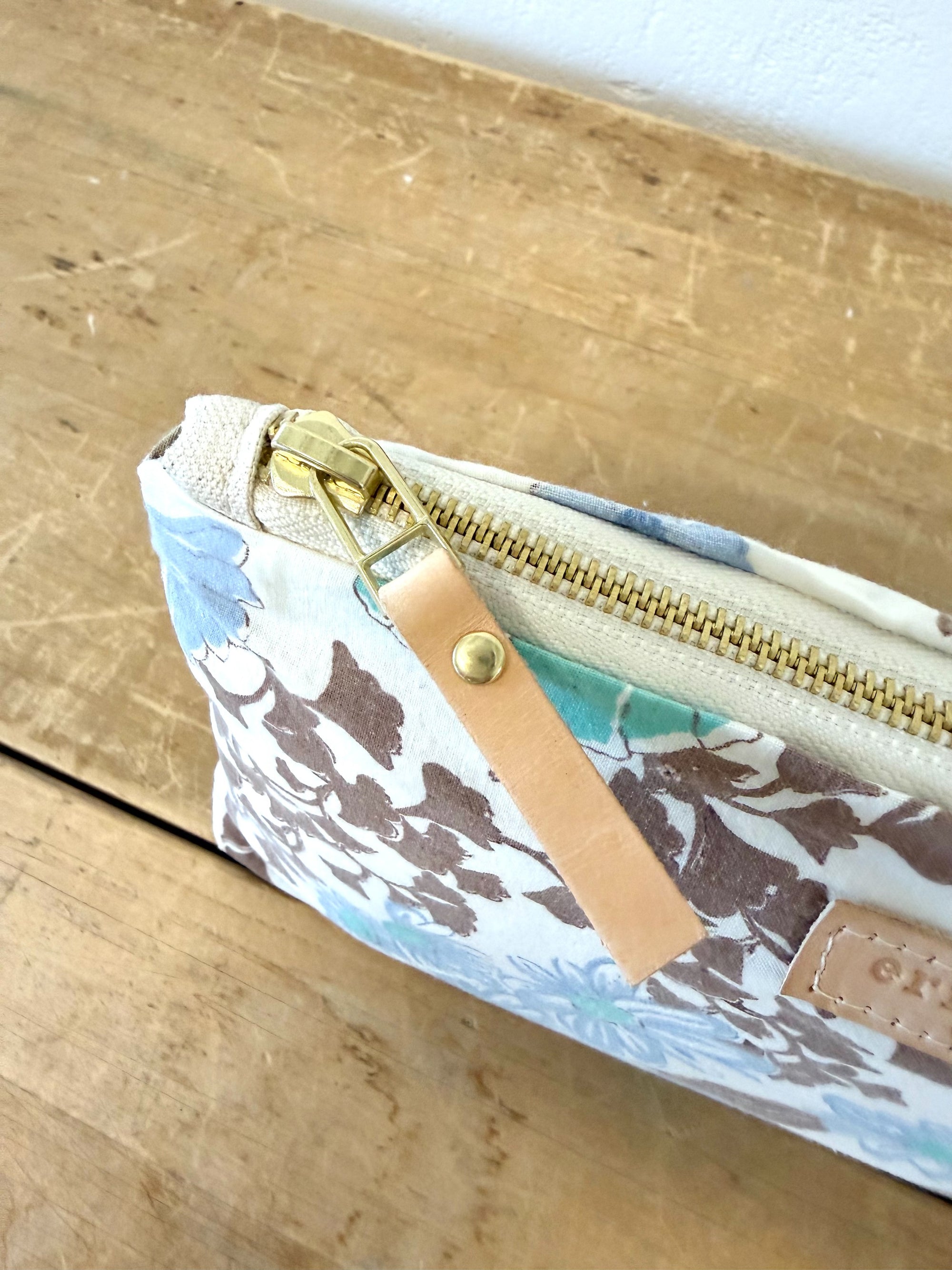 Vintage Laura Bag - Brown Blues Floral - WITH Erin Flett print inside (MY FAV PRINT!)