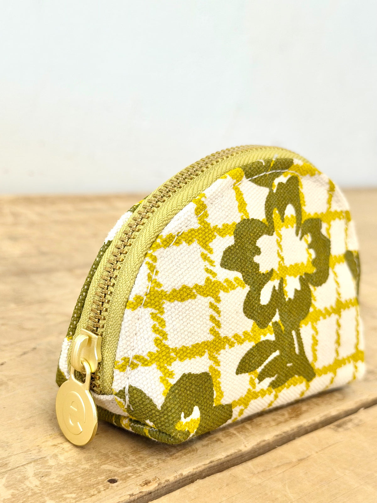 Darlene Clamshell Pouch