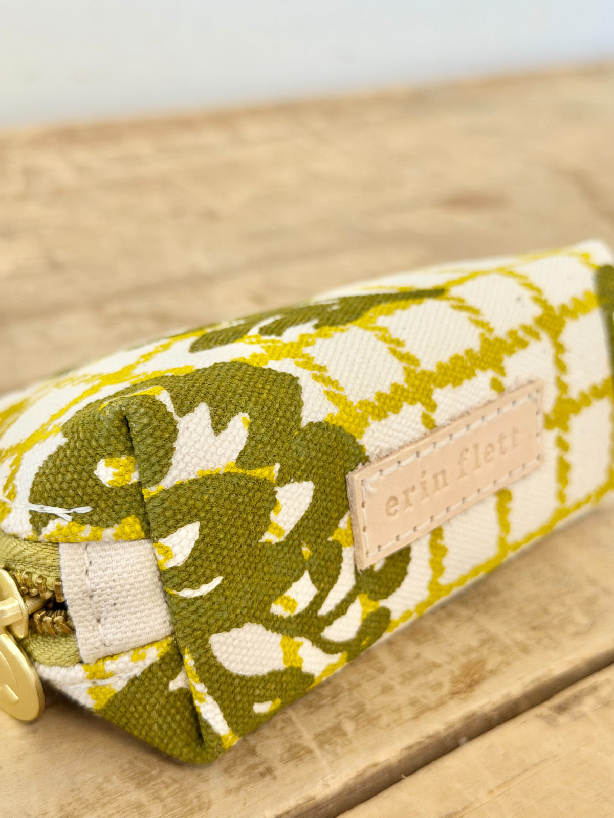 Darlene Clamshell Pouch