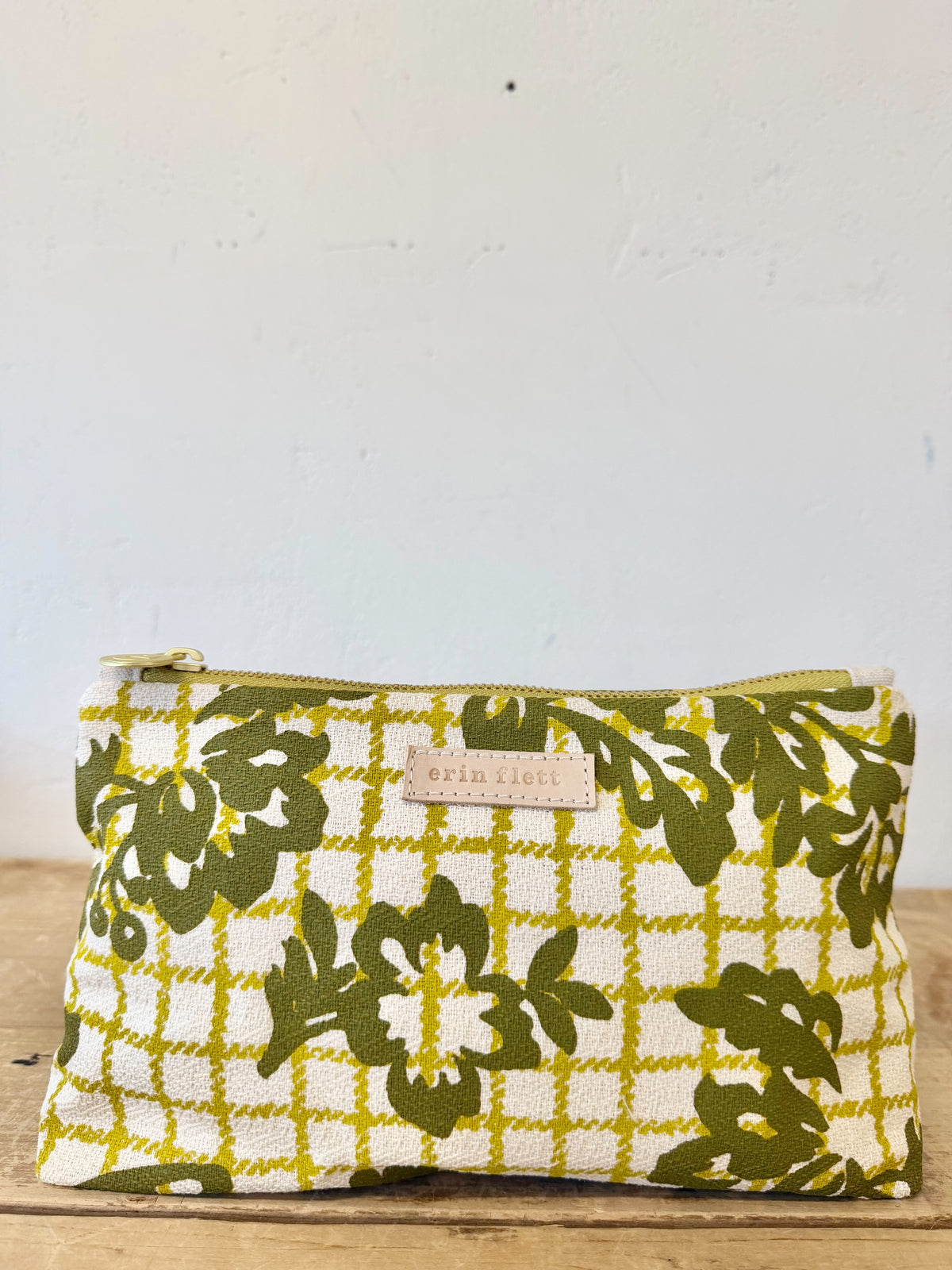 Laura Pouch