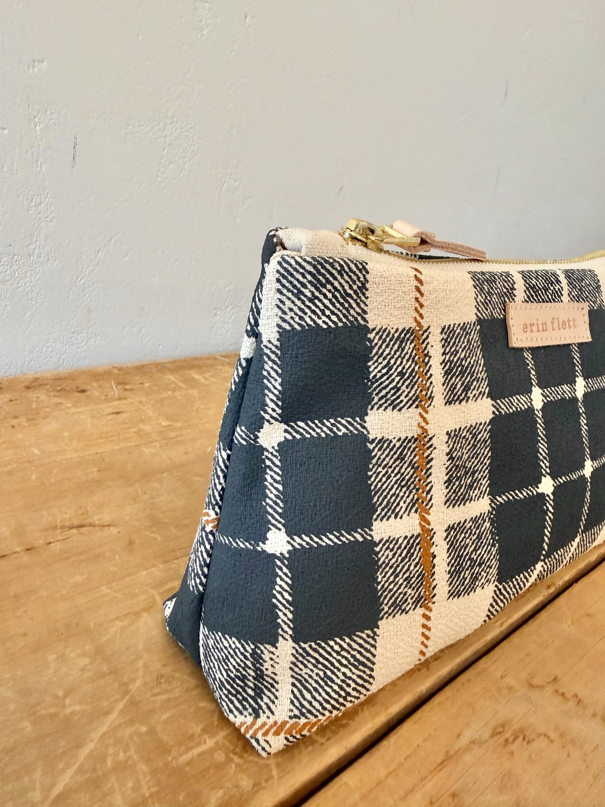 Laura Pouch