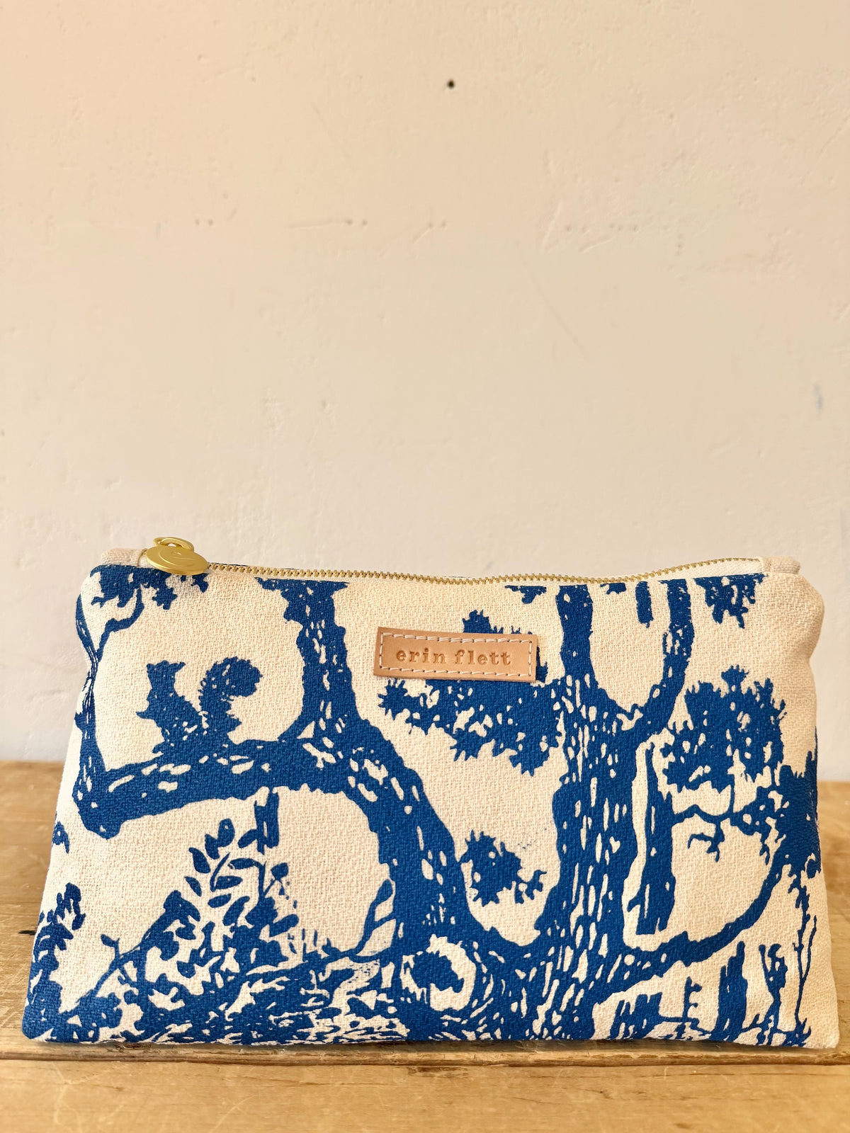 Laura Pouch