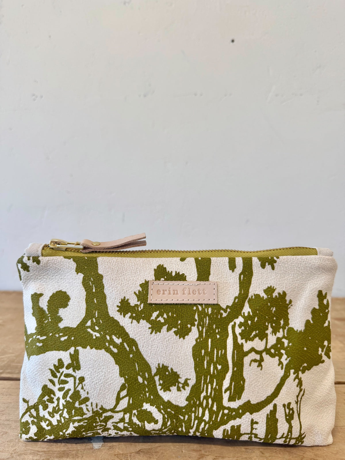 Laura Pouch