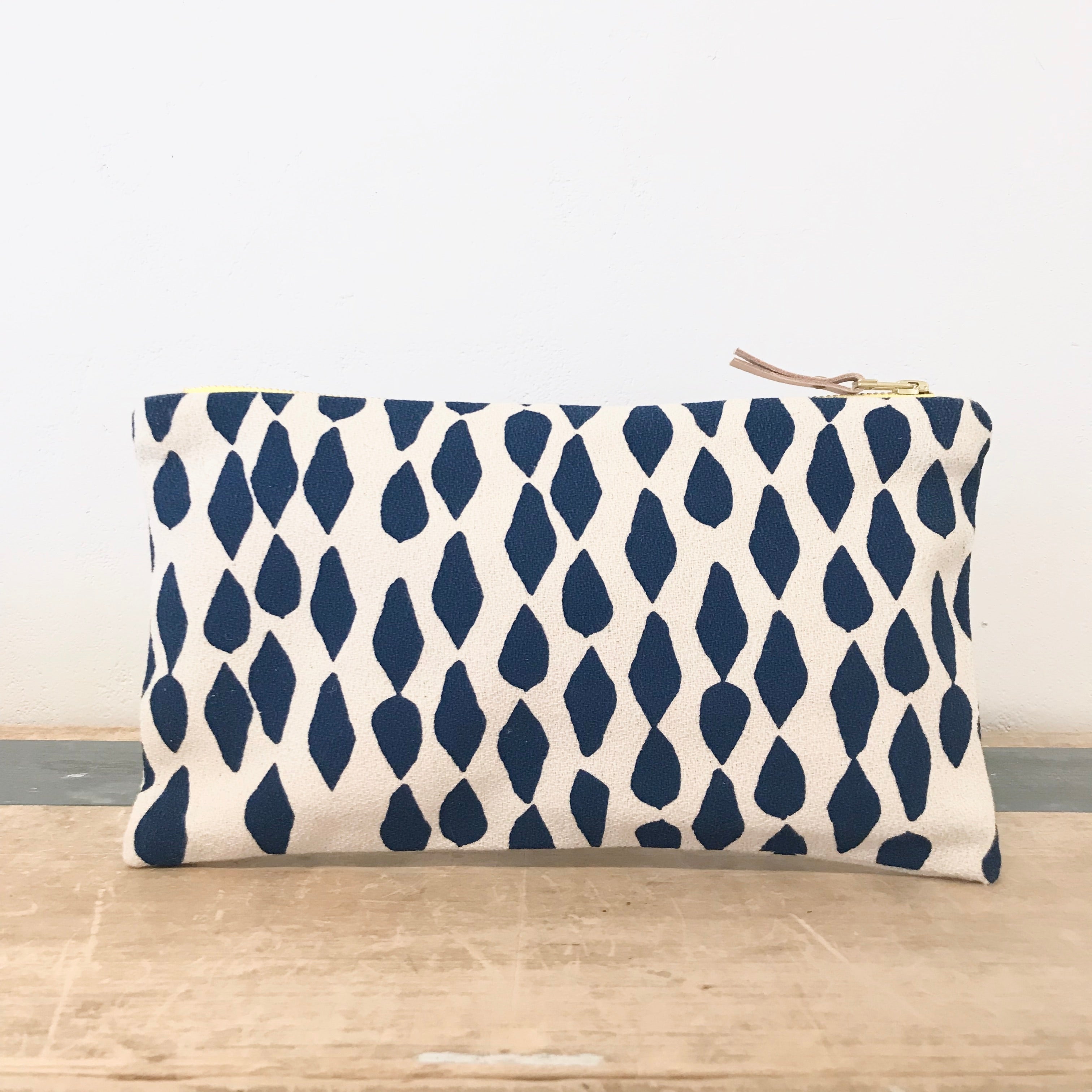 LIMOGES LEAVES CLUTCH ZIPPER BAG